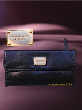 Michael Kors RARE✨️Patent Leather Wallet